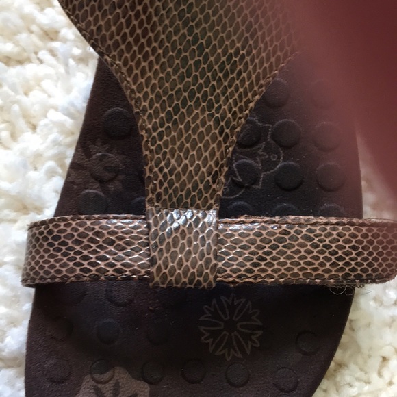 Vionic Sandals - Picture 3 of 4